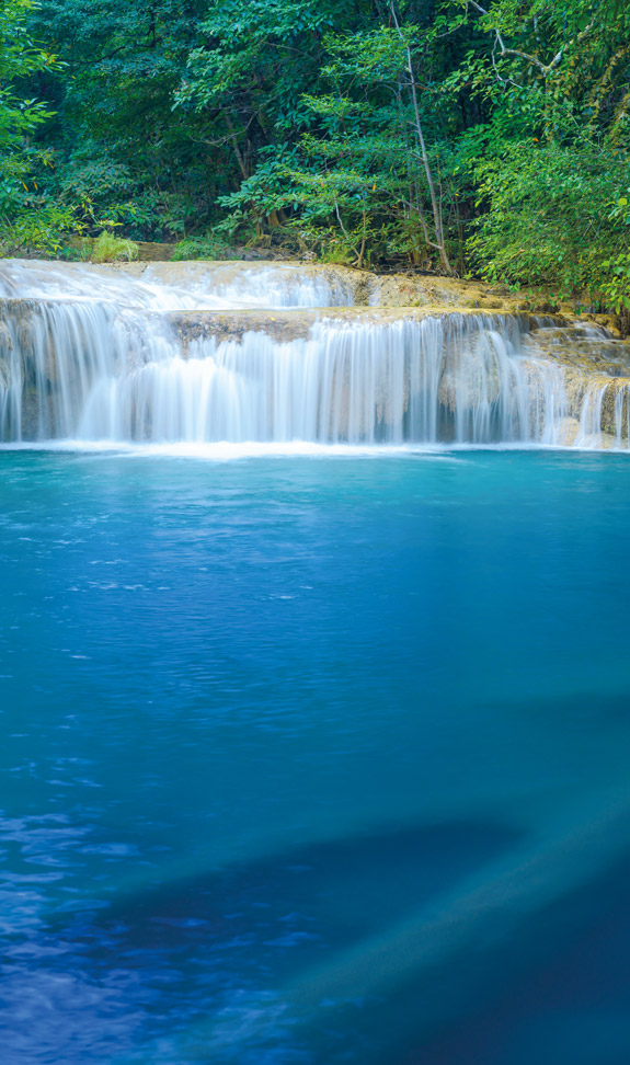 Waldwasserfall-Thailand