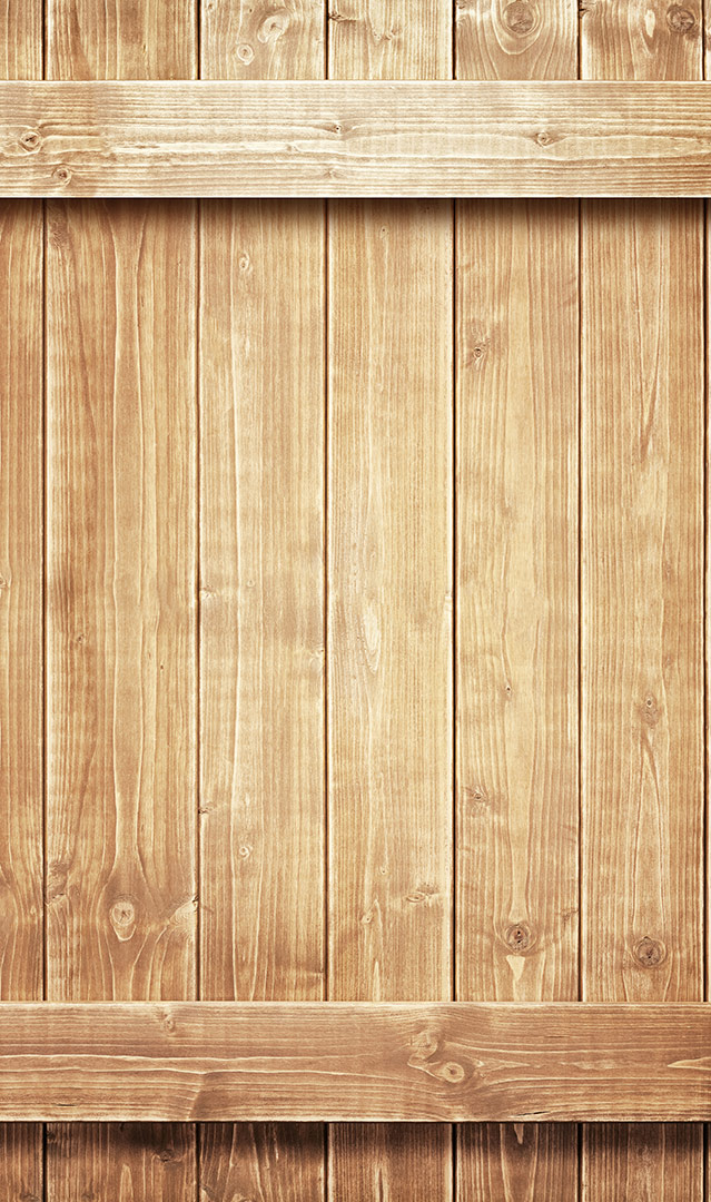 Holzwand-mit-Leistencm